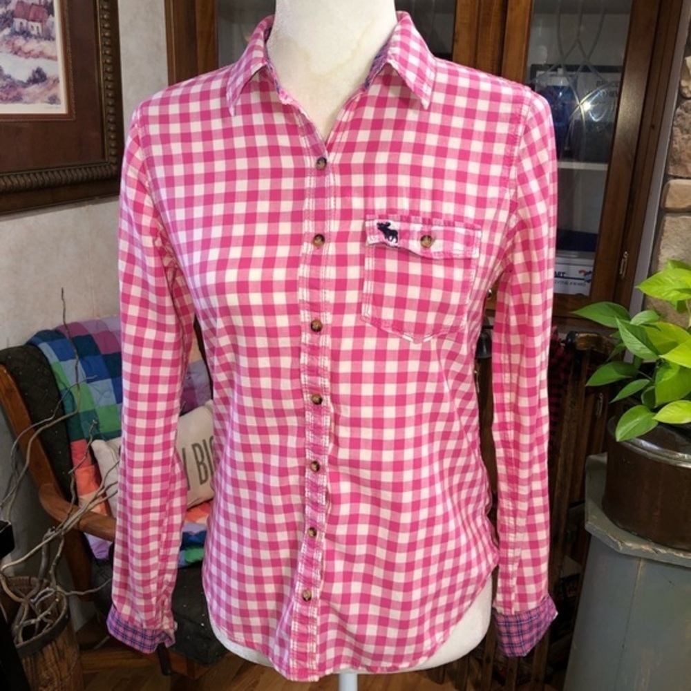 ABERCROMBIE & FITCH SIZE SMALL PINK AND WHITE CHECKERED LONG SLEEVE SHIRT